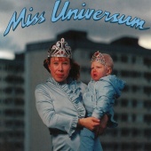 Miss Universum - På tunnelbanan